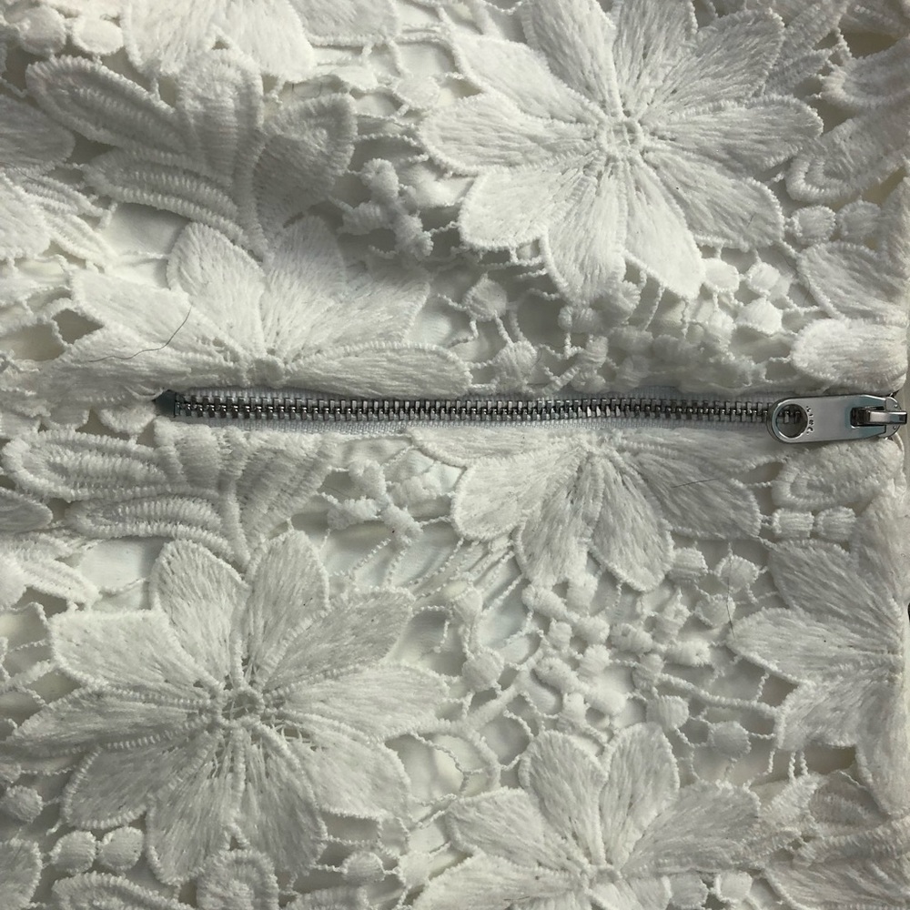 Crochet lace overlay pencil skirt EUC - Picture 3 of 3